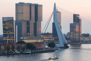 Coen-van-Oostrom-en-Rabobank-hebben-grootste-gebouw-van-Europa-in-Rotterdam-af